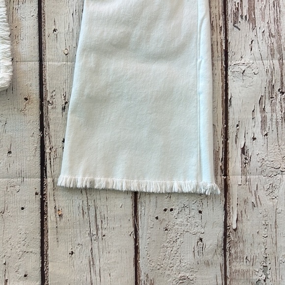 YMI  White Women's Casual  Flare Leg Jeans Raw Hem Bell Bottom Denim Pants - Picture 3 of 7